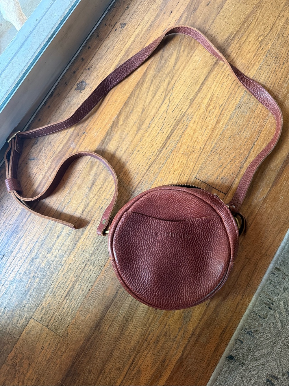Portland Leather Small Round Crossbody Bag in Nutmeg
